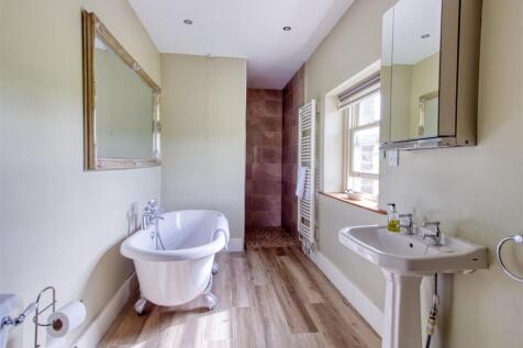 Family Bathroom.jpg