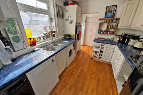 Kitchen (2)