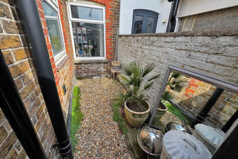 Garden (2)
