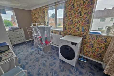 Bedroom 2 (2)