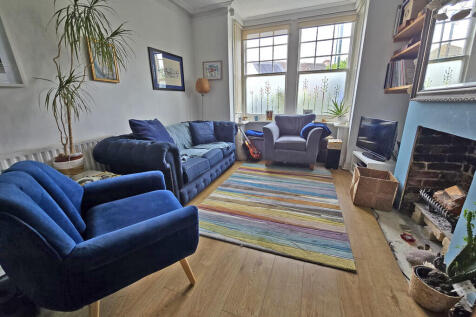 Living room (2)