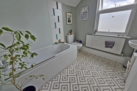 Bathroom (3)