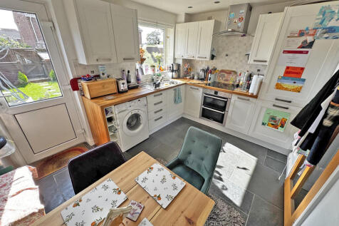 Kitchen Diner (2)