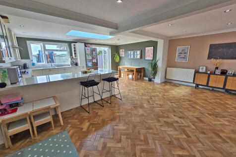 Kitchen - Diner (...