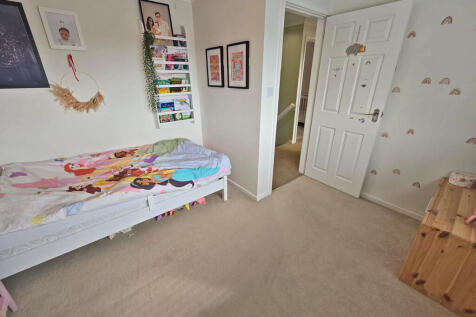 Second bedroom