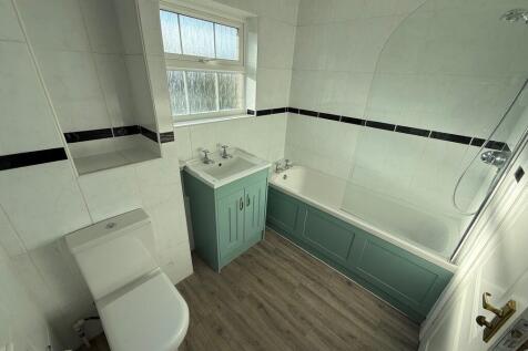Main bathroom 