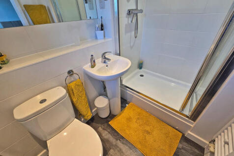 Master en-suite (...