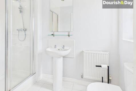 Bedroom 2 &amp; 3 En-Suite