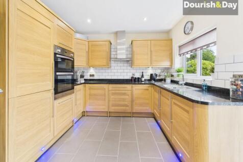 Quality Fitted Kitchen