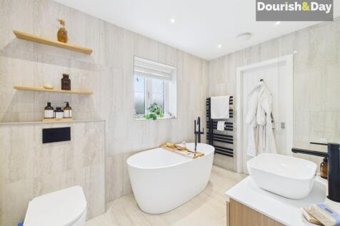 Family Bathroom / Ensuite