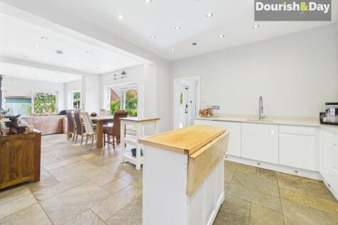 Open Plan Kitchen / Living Diner