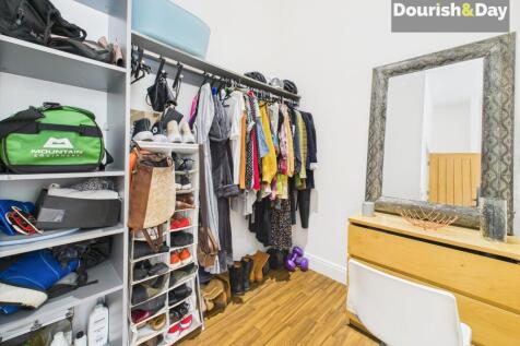 Walk In Wardrobe (Bedroom One)