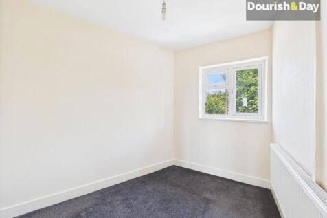 Bedroom/ Nursery/Office