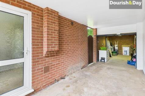 Carport / Garage