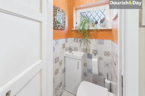 Downstairs Guest WC