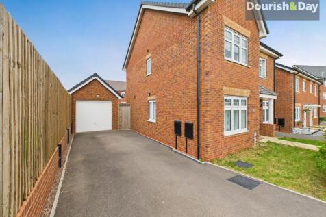 Garage / Driveway