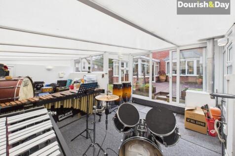 Outdoor Studio