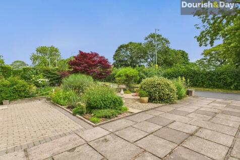 Front Garden / Driveway