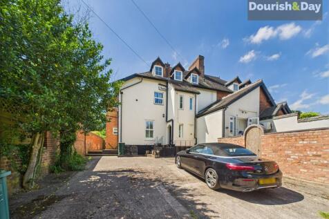 Rear Elevation / Parking