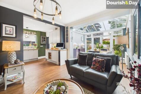Open Plan Kitchen / Living Diner
