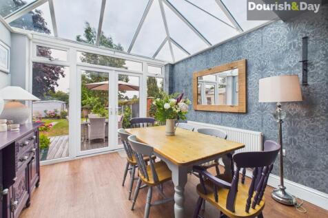 Open Plan Kitchen / Living Diner