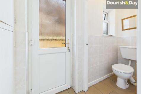 Side Entry / Downstairs WC