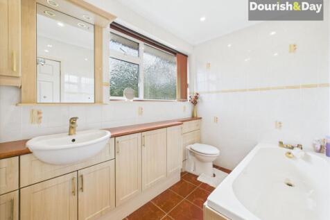 En-Suite Bathroom