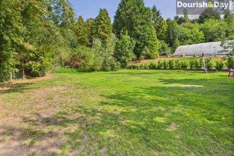 Large Side Garden