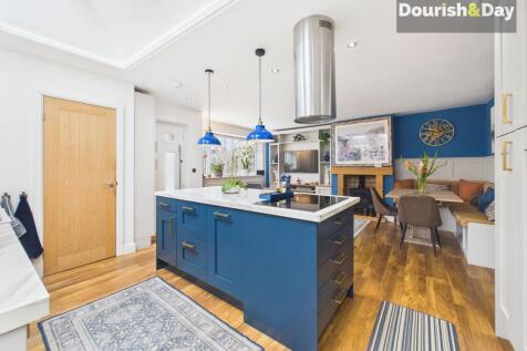Open Plan Kitchen / Living / Diner