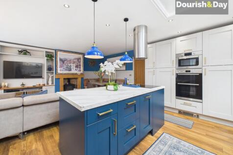 Open Plan Kitchen / Living / Diner