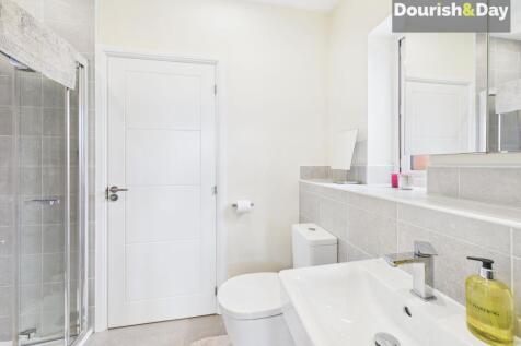 Jack &amp; Jill Bathroom