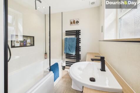 En-Suite Bathroom
