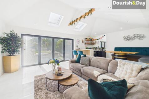 Open Plan Kitchen / Living Diner