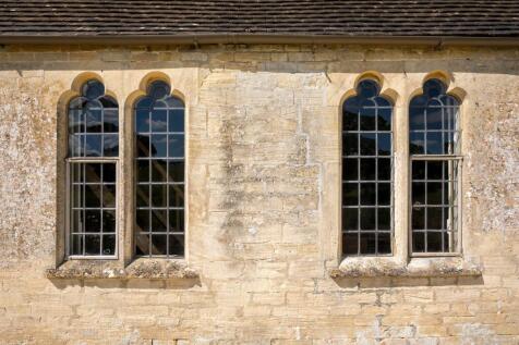 11 - The Old School House - GL54 3NN - Web.jpg