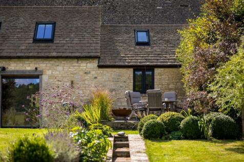 42 - 9-10 Sherborne - GL54 3DU - Web.jpg