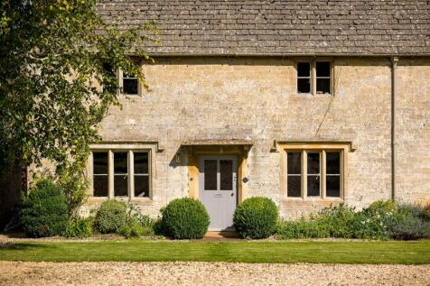 2 - 9-10 Sherborne - GL54 3DU - Web.jpg
