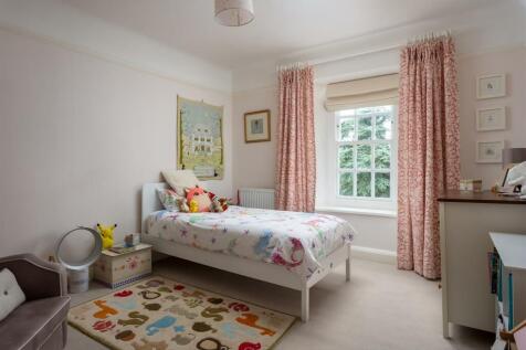 54 - Overbutterrow House - GL5 5BP - Web.jpg