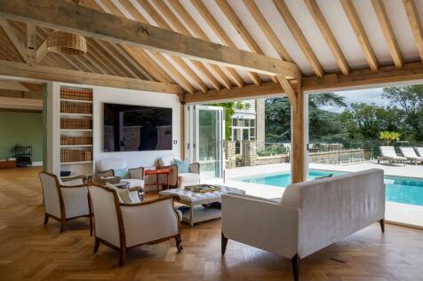 43 - Overbutterrow House - GL5 5BP - Web.jpg