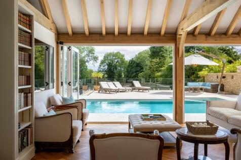 42 - Overbutterrow House - GL5 5BP - Web.jpg