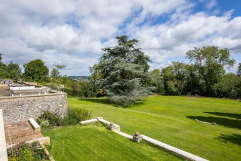 27 - Overbutterrow House - GL5 5BP - Web.jpg