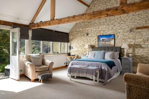 46 - Long Barn - GL54 3QY - Web.jpg