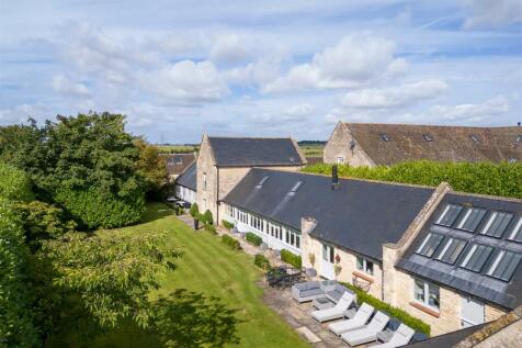 60 - Long Barn - GL54 3QY - Web.jpg