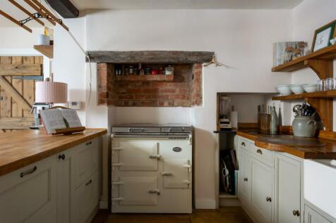 22 - 3 Manor Farm Cottages - GL7 7AL - Web.jpg