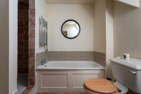 54 - 3 Manor Farm Cottages - GL7 7AL - Web.jpg