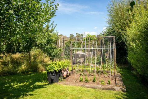 31 - 3 Manor Farm Cottages - GL7 7AL - Web.jpg
