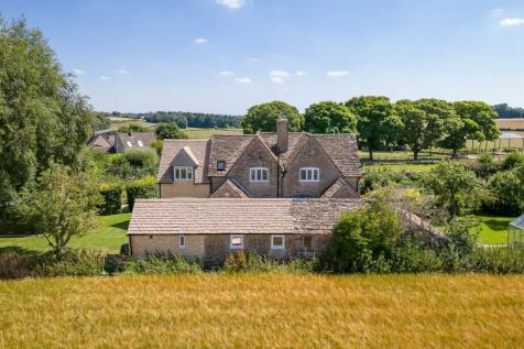 70 - 3 Manor Farm Cottages - GL7 7AL - Web.jpg