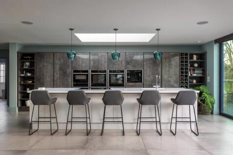 19 - 1 Holm Oaks - GL7 2RQ - Web.jpg