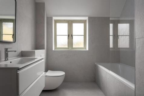 33 - Baddeley House - GL54 4NE - Web.jpg
