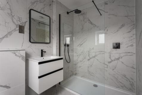 30 - Baddeley House - GL54 4NE - Web.jpg
