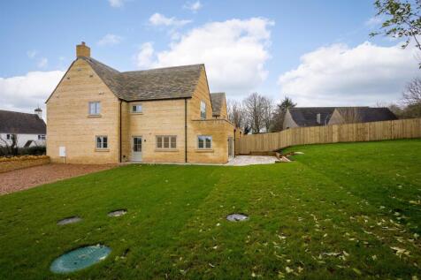 11 - Baddeley House - GL54 4NE - Web.jpg